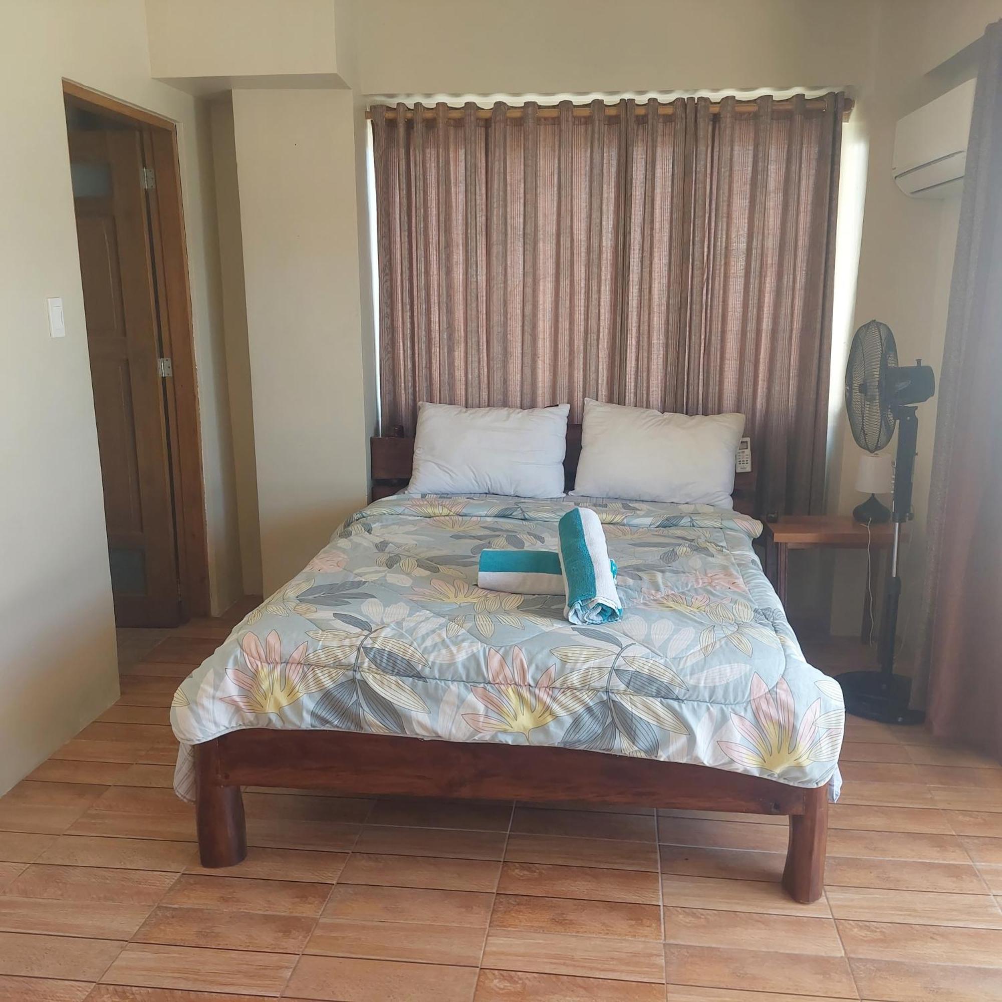 Captngreggs Dive Resort Puerto Galera Εξωτερικό φωτογραφία
