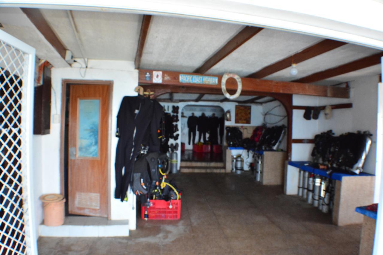 Captngreggs Dive Resort Puerto Galera Εξωτερικό φωτογραφία
