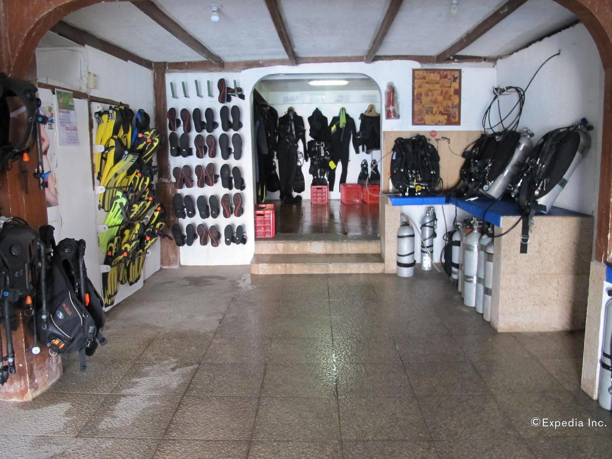 Captngreggs Dive Resort Puerto Galera Εξωτερικό φωτογραφία
